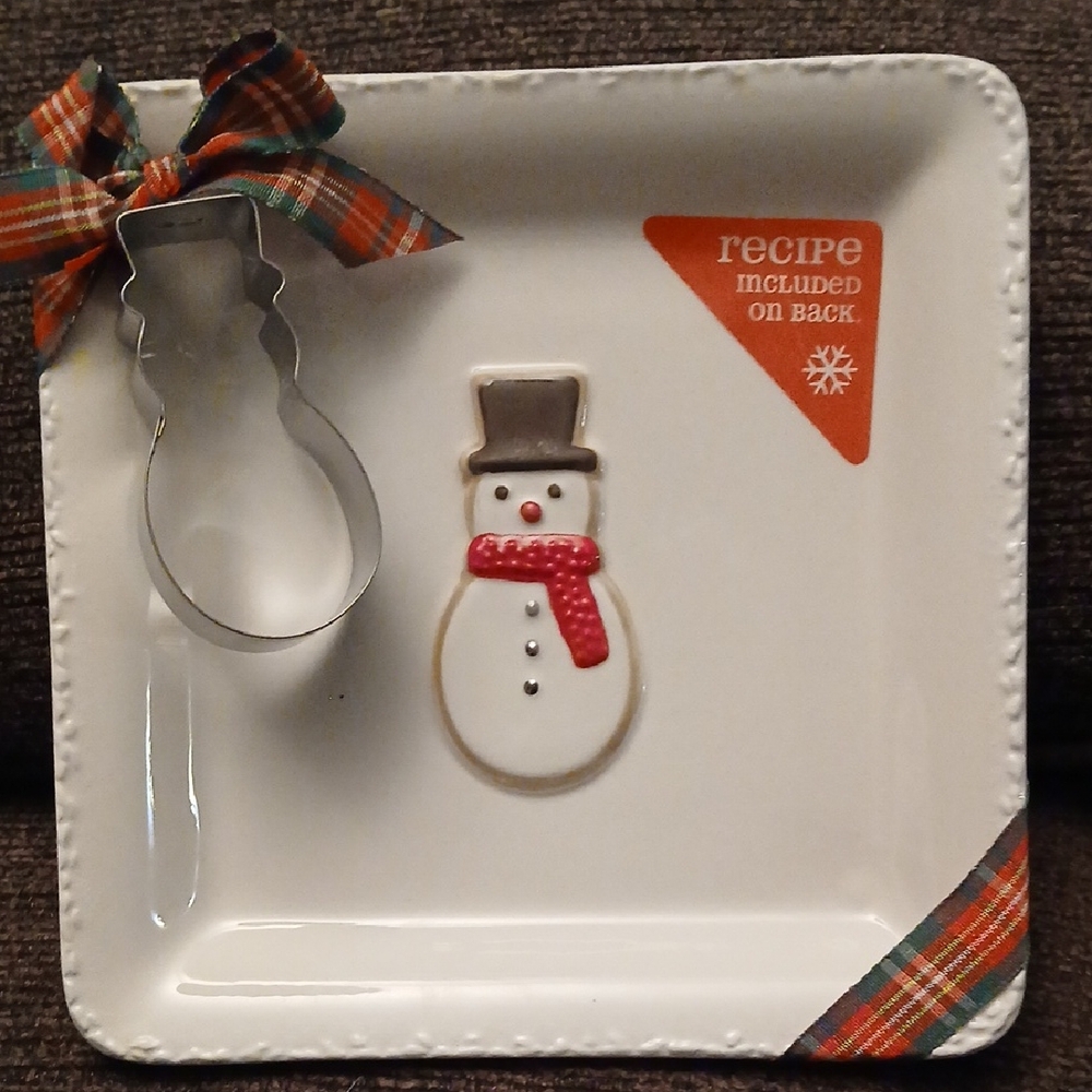 Hallmarks Santa Cookie Plate with Festive Ribbon. Recipe For Sugar Cookies Back